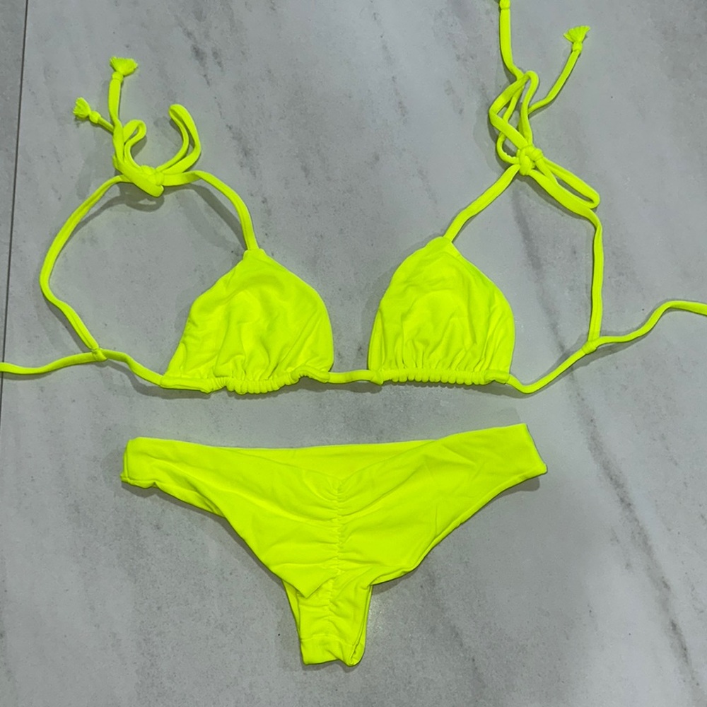 MAHELI HELI Neon Yellow Bikini Set with matching scrunchie